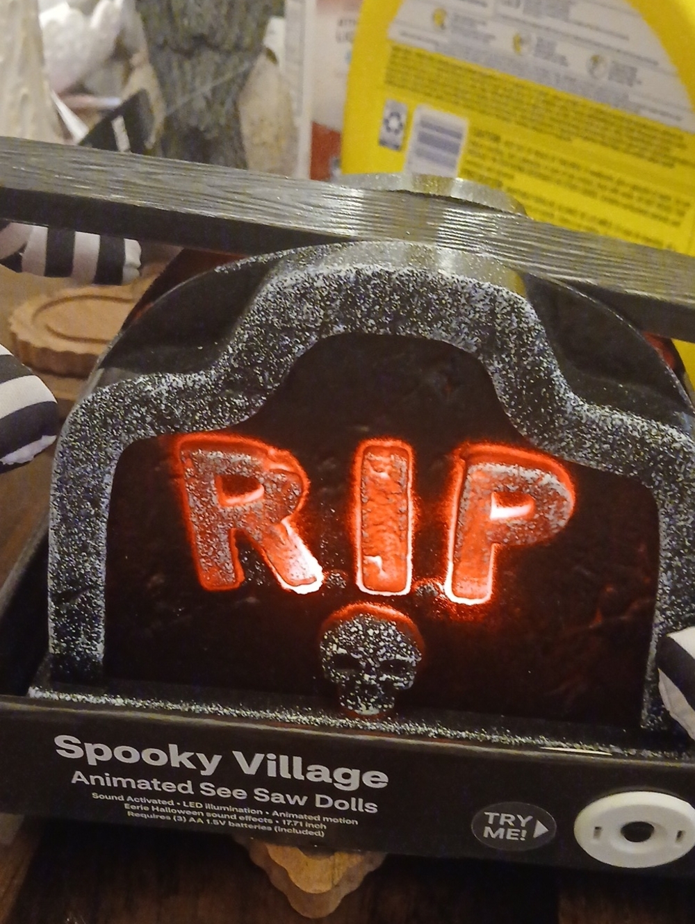 Animated RIP Tombstone - Dolls Creepy Black with Red LED